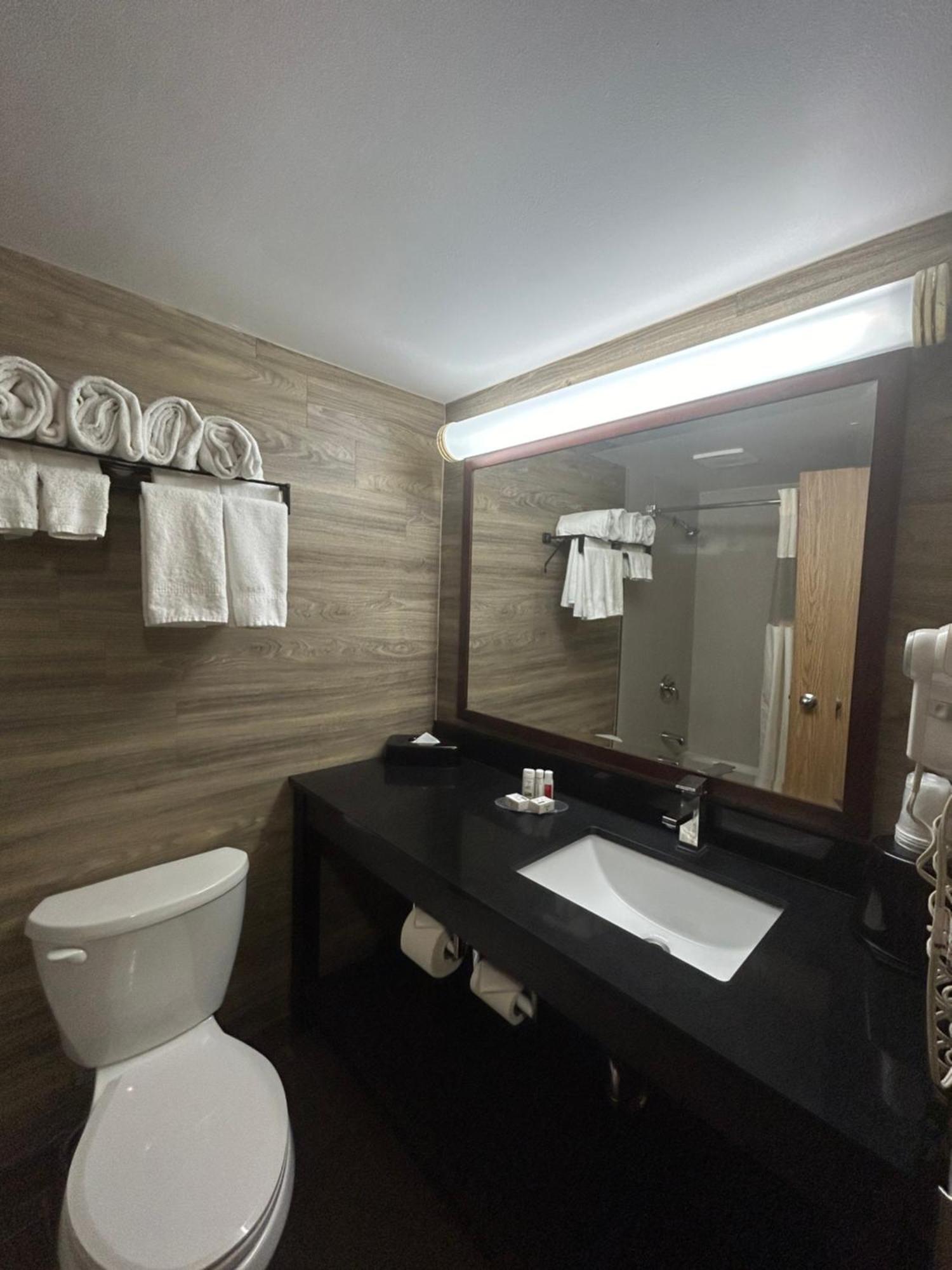 Travelodge By Wyndham Lindsay Ngoại thất bức ảnh